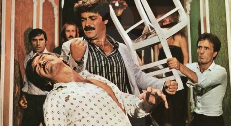 Yeşilçam oyuncusu Mehmet Uğur yoğun bakıma kaldırıldı Ayak parmakları kesilecek