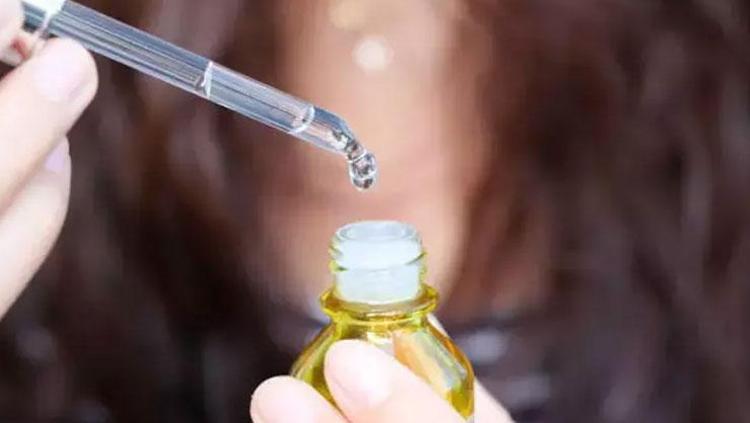 20 dakika bekletince gençlik iğnesi etkisi veriyor Kırışıklıkların en büyük düşmanı: 10 yaş birden gençleşmenin formülü