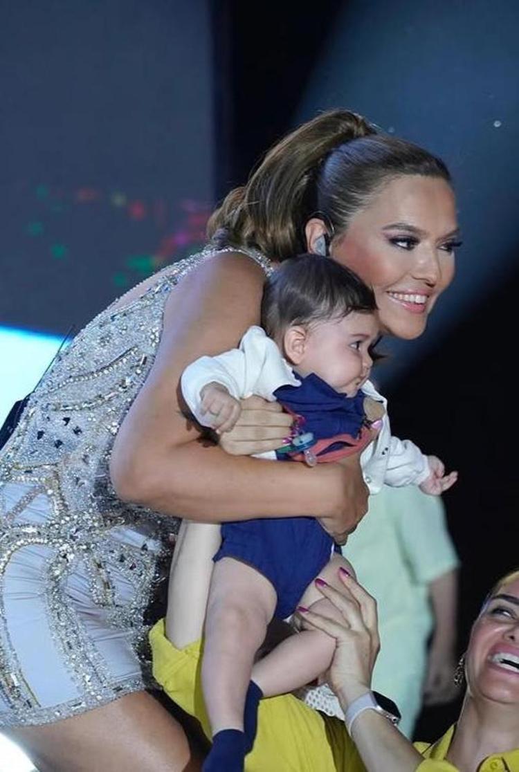 Çocuk hayranını konserde geri çeviren Demet Akalın ilk kez açıklama yaptı