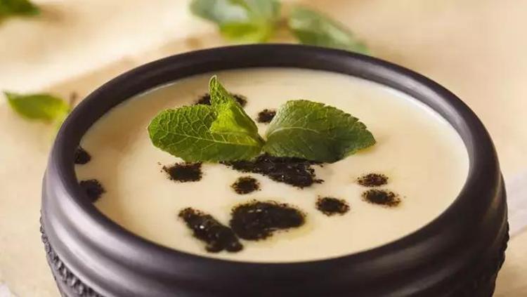 SARIMSAKLI UN ÇORBASI TARİFİ