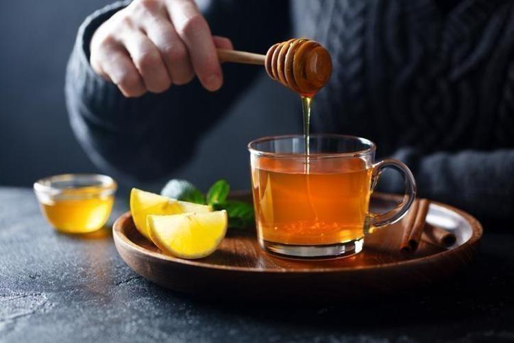 Osmanlıda yemeklere avuç avuç atılıyordu Limondan ve sarımsaktan 30 kat daha etkili, öksürük, balgam ve hırıltının kökünü kazıyor Boğazdaki mikropları öldürüyor