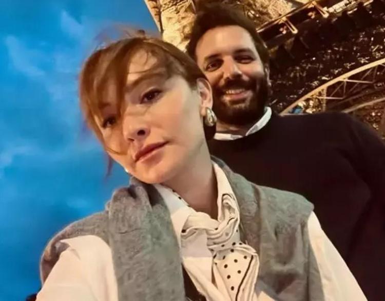 Bebek müjdesi vermişti Başak Gümülcinelioğlundan karnı burnunda poz