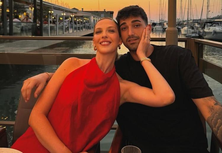 Yasemin Şefkatli ve İdo Tatlısesten ikizlerine örnek davranış Çocuklara sevgiyi öğretmek