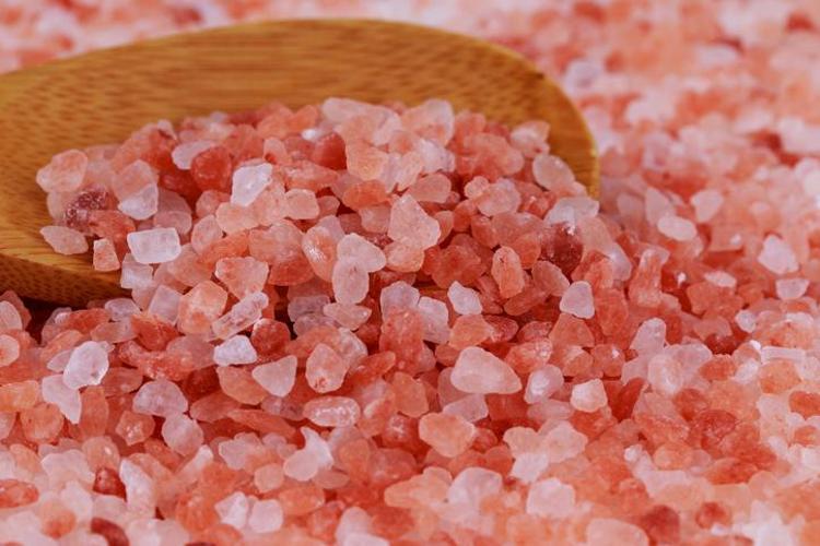 Kas ağrılarının kökünü kurutuyor Sıcak suya ekleyin: Doğal kas gevşetici