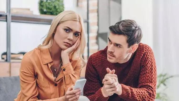 3 günde aşık olup 5 günde tükeniyoruz Yeni nesil flört dinamikleri: Hızlı başlayan ilişkiler neden daha çabuk sönüyor