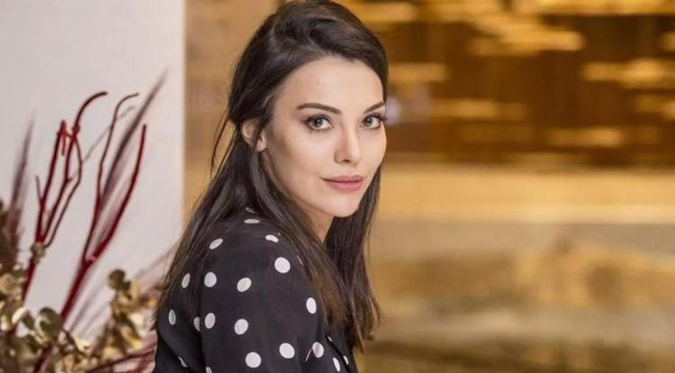 Tuvana Türkay yüz gerdirme operasyonu geçirdi Son hali şaşkına çevirdi
