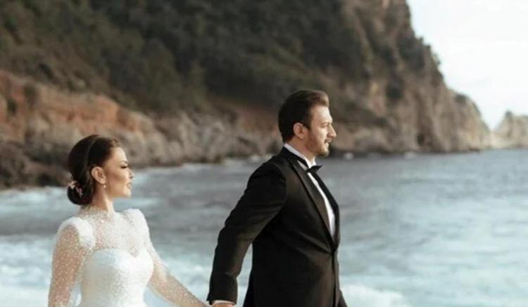 Şarkıcı Lara, İrandan savaşın ortasında kaldı Üzerimizden füzeler geçiyor