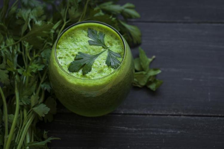 Markette demeti 20 TL ama evde bedava Cam kenarında bile yetişiyor: A, C ve K vitamini zengini, kemikleri betona çeviriyor