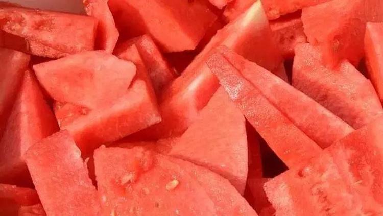 ‘GÜNDE 2 PORSİYON KARPUZ TÜKETİMİ GÜVENLİDİR’