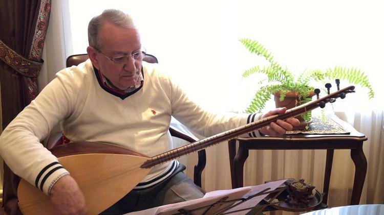 Değmen Benim Gamlı Yaslı Gönlüme türküsü öksüz kaldı Mehmet Erenler hayatını kaybetti