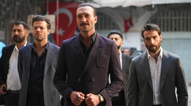 Eşref Tekerlek Sezon finaliyle ağlattı! Eşref Tek aşka mahkum - Son Dakika Magazin ...
