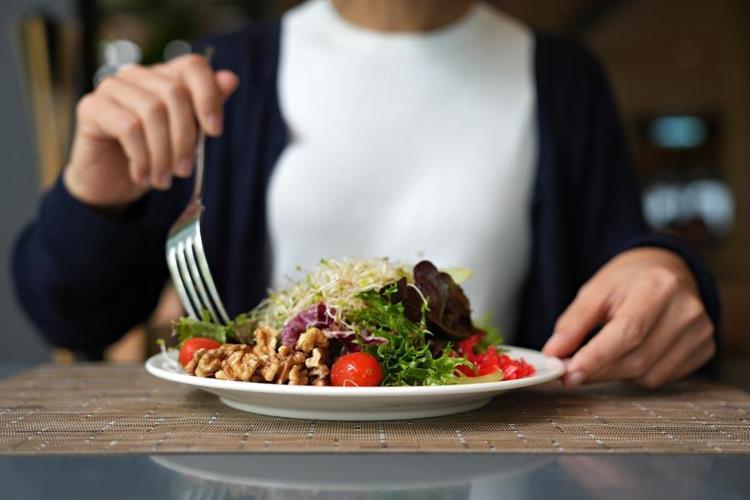 Kilo vermek ve sağlıklı beslenmek isteyenlere kritik tavsiyeler Karnı tok tutuyor, metabolizmayı hızlandırıyor...