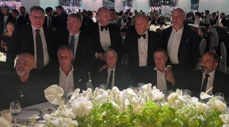 Sinan Engin kızı Elif Engin ile Ahmet Ahlatcının oğlu Ahmet Emin Ahlatcı dünyaevine girdi