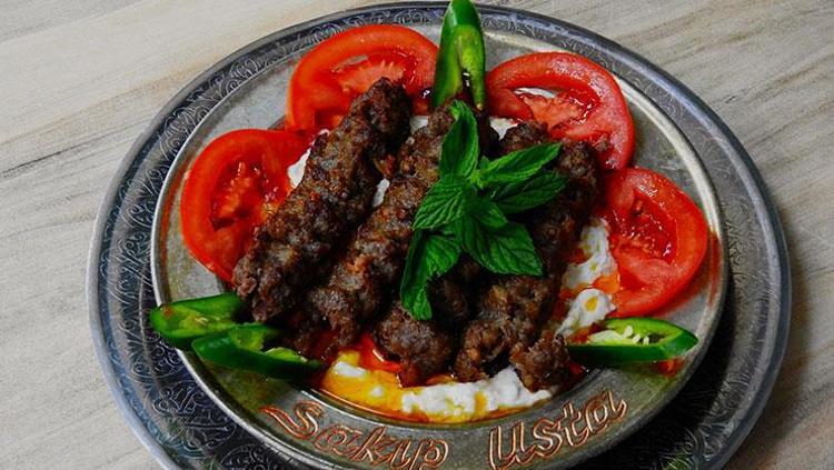 Yaz sofralarının favori lezzeti Padişah yemeği olarak da biliniyor: Tereyağıyla yapılınca lezzeti 2 kat artıyor