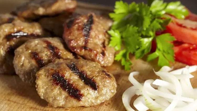MANGAL MEVSİMİ BAŞLADI, LEZZET ARENASI KÖFTE