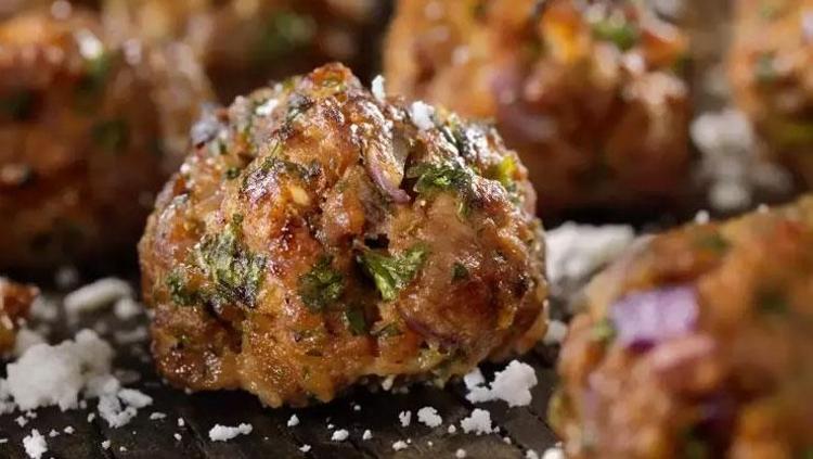 MANGAL İÇİN KÖFTE TARİFİ