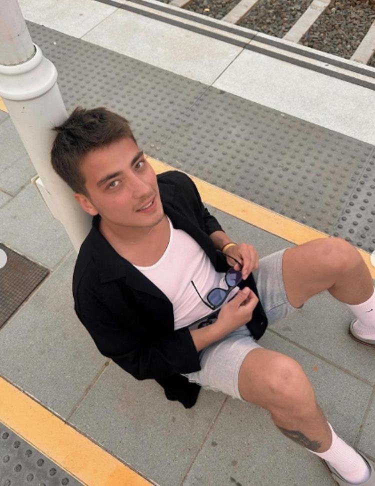 Uzak Şehirin Kayası, tatil için uzak şehirlere gitti