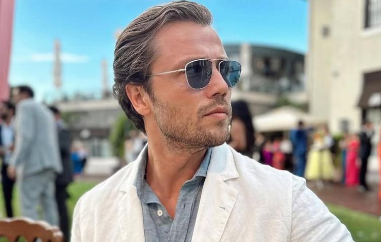 Tolga Sarıtaş açıkladı Ünlü çiftin bebeklerinin ismi belli oldu