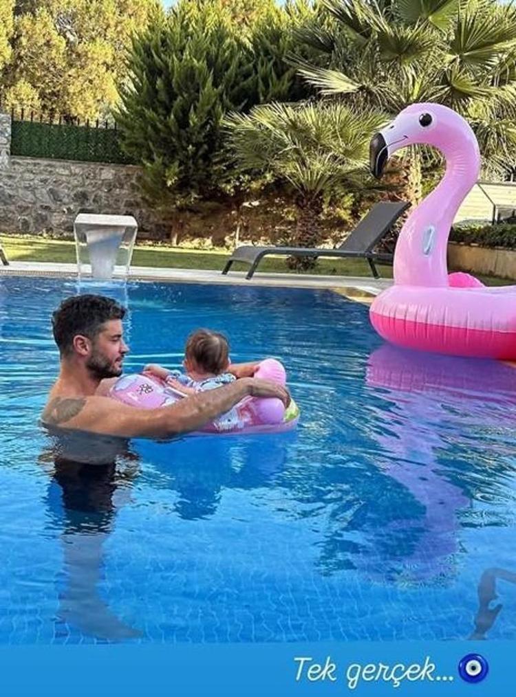 Berk Oktay kızı Milena ile havuz keyfi yaptı
