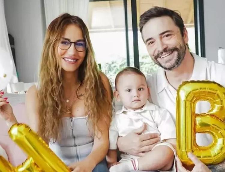 Ahmet KuralIın eşi Çağla Gizem Kuraldan karnı burnunda paylaşım