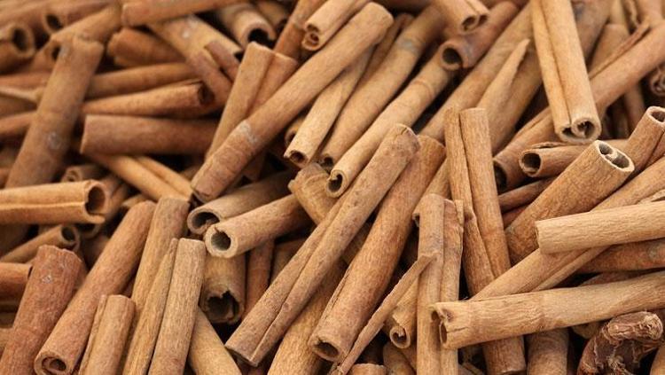 Yeşil çayın içine 1 adet ekleyin Göbeğe depolanmış yağları cayır cayır yakıyor: Metabolizma hızını 5 kat artırıyor