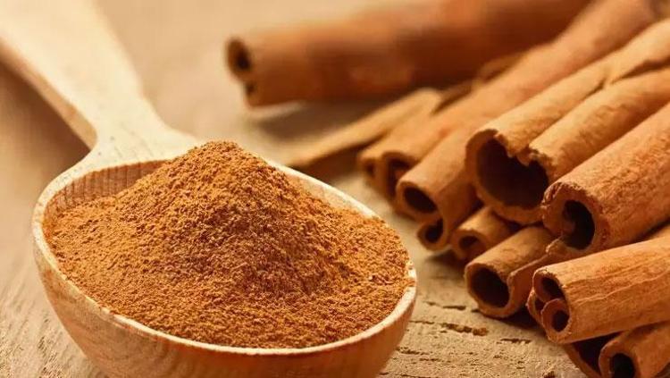 Yeşil çayın içine 1 adet ekleyin Göbeğe depolanmış yağları cayır cayır yakıyor: Metabolizma hızını 5 kat artırıyor