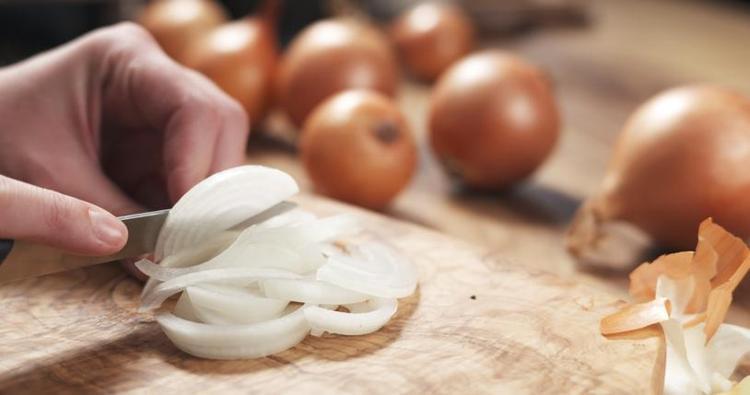 Sirke ve limondan yüz kat daha antiseptik Damarda biriken kolesterole yağ çözücü etkisi gösterip, kalp krizi riskini düşürüyor