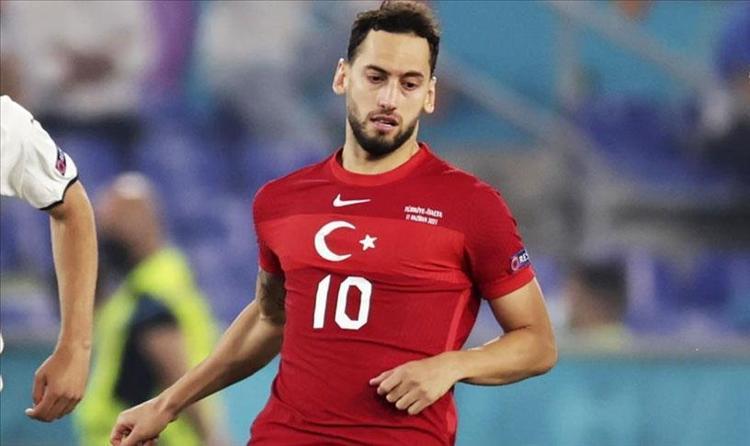 Galatasaray transferde milli yıldızların peşinde Cim Bomun hayali Hakan Çalhanoğlu ve Orkun Kökçü