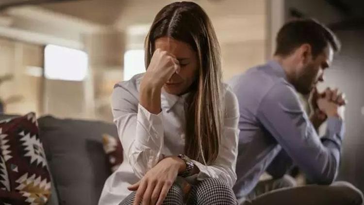İlişkinizde manipülasyonun kurbanı olmayın Değersiz hissediyorsanız sebebi belli: Aşk kırıntısına boyun eğmeyin
