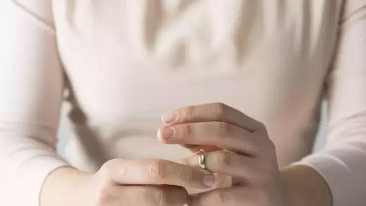 İlişkinizde manipülasyonun kurbanı olmayın Değersiz hissediyorsanız sebebi belli: Aşk kırıntısına boyun eğmeyin