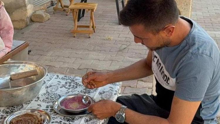 Bedavaya aldı 50 TLye satıyor Adanada zeki ticaret: Portakal ve vişne şurubuyla tatlandırıyor