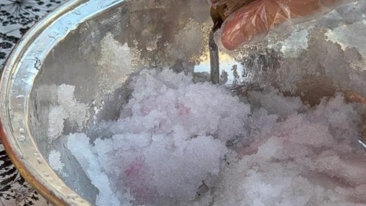 Bedavaya aldı 50 TLye satıyor Adanada zeki ticaret: Portakal ve vişne şurubuyla tatlandırıyor