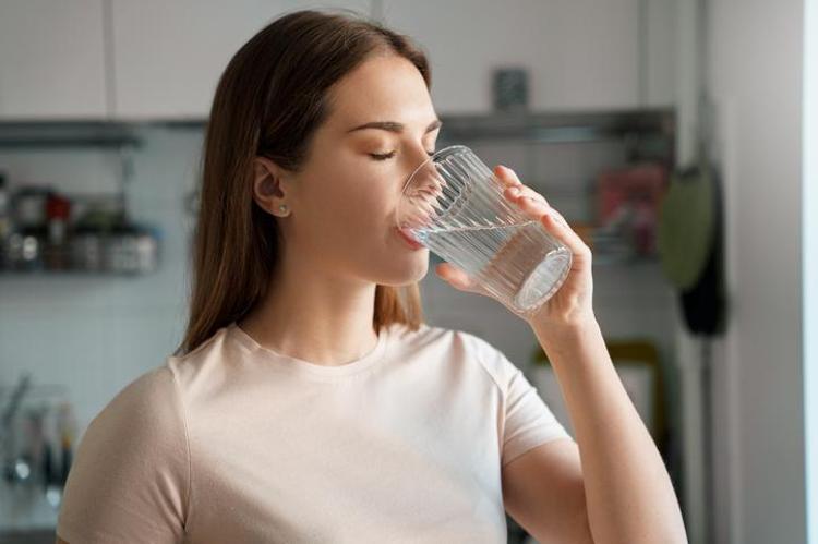 Yaz aylarında sofranızdan eksik etmeyin Elektrolit dengesi sağlayıp vücudu susuzluktan koruyor, A, C ve K vitamini zengini