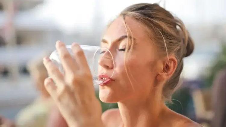 Meteoroloji son tahminleri açıkladı Türkiye 6 gün çöl sıcaklarında yanacak, termometreler 40 dereceyi gösterecek
