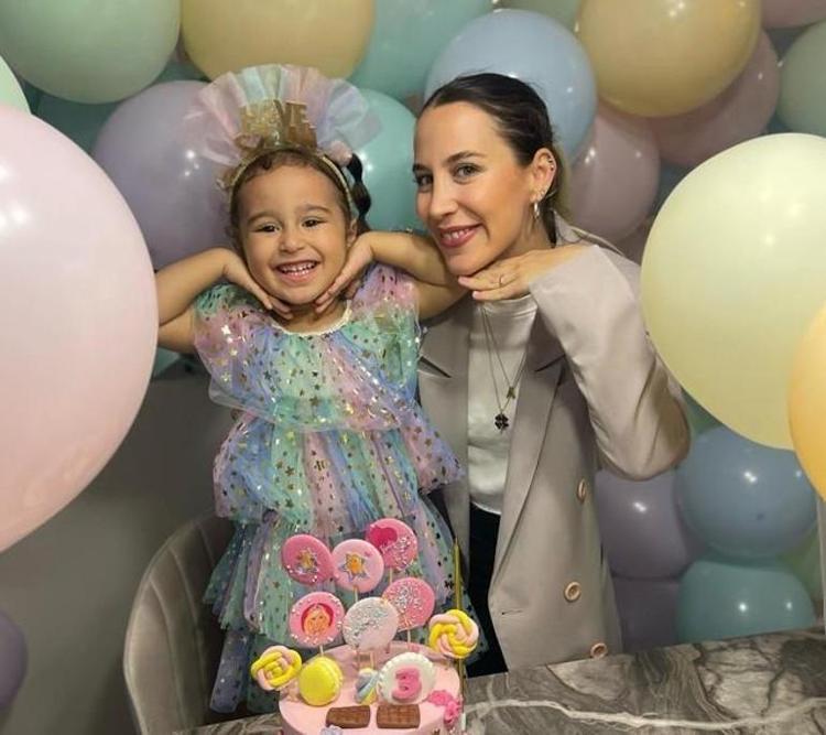 Efecanın eski eşi Duygu Çavdar imalı gönderisini önce paylaştı sonra sildi