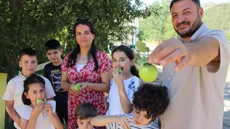 BU BAHÇEDEKİ ELMALARA TALİBİZ. AMA SATMIYOR