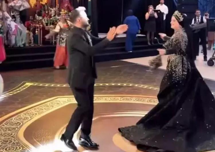 Kadir Ezildi kına gecesi yaptı Dansları ve kıyafetleri damga vurdu