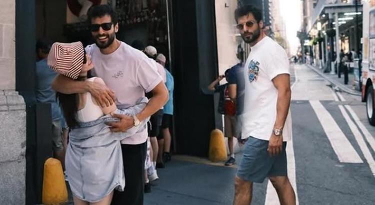 Serkan Çayoğlu ve Özge Gürel New Yorkta aşka geldi