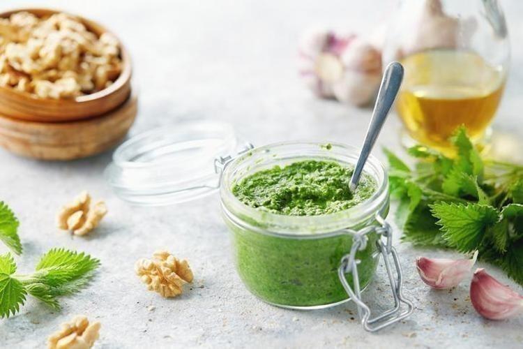 İbrahim Saraçoğlunun da favori besini Çayını yapıp bardak bardak için: Portakaldan 7 kat fazla C vitamini içeriyor, kabızlığa ve basura en doğal çare
