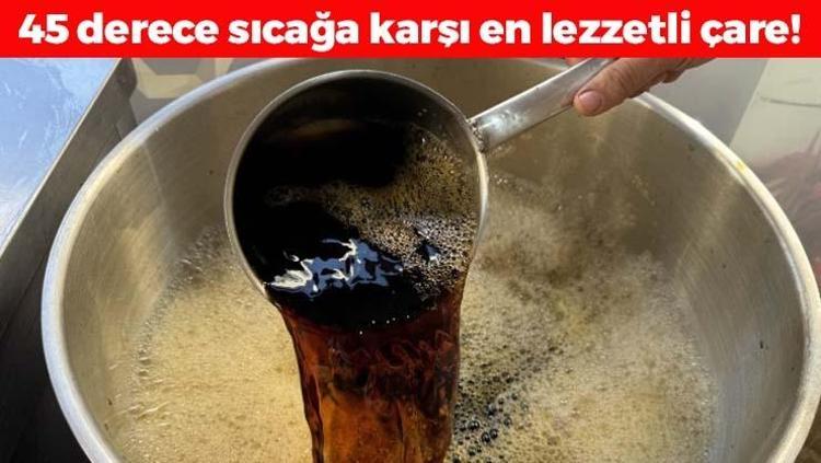 45 derece sıcakta şerbetini yapıp bardak bardak içiyorlar Kan şekerini terazi gibi dengeleyip toksinlerin kökünü kazıyor Doğal mide ilacı
