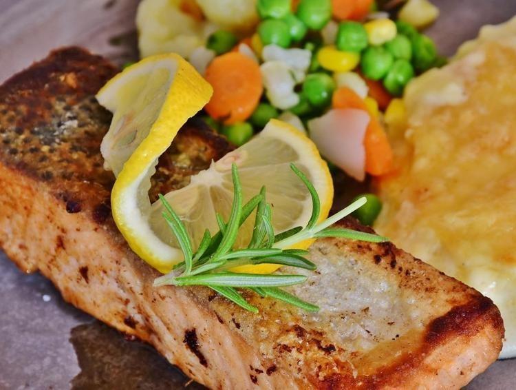 BALIK VE OMEGA-3 İÇEREN BESİNLER