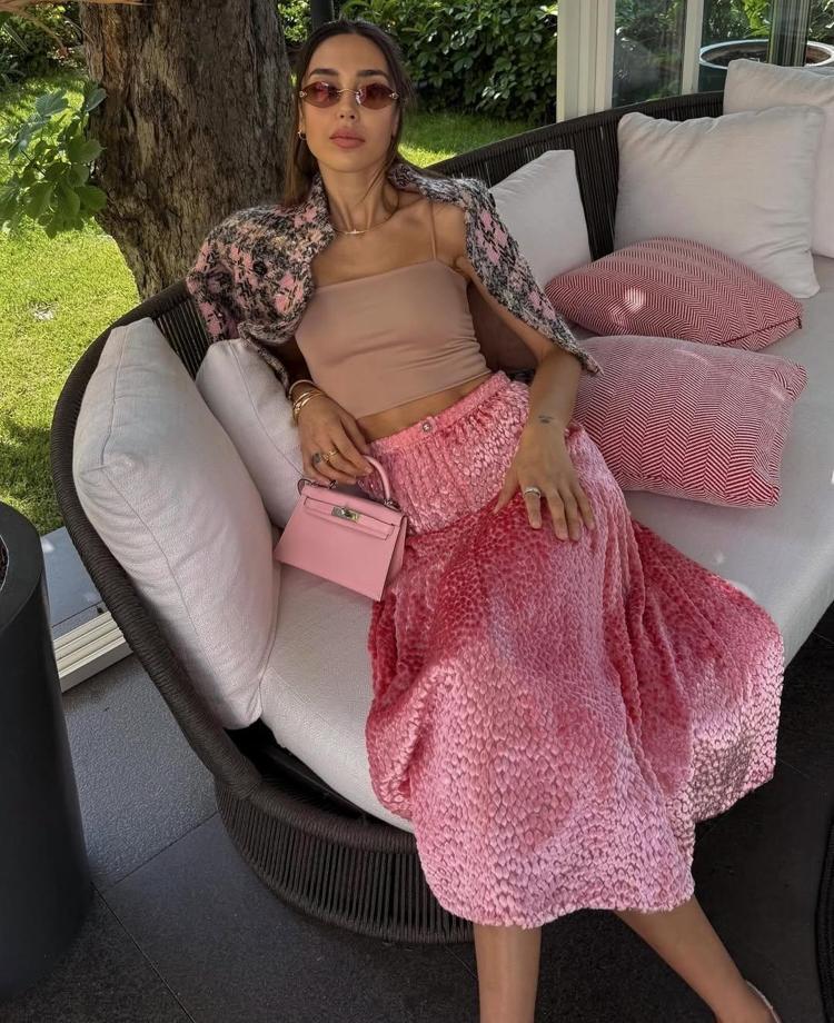 Özlem Ada Şahinin kızı Aryaya aldığı Labubular sosyal medyada gündem oldu Fiyatı dudak uçuklattı
