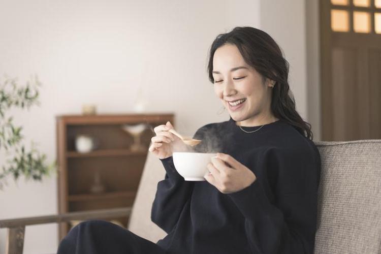 Japonların ve Korelilerin sağlıklı yaşam sırrı Kahvaltıda kaşık kaşık içince kan şekerini terazi gibi dengeleyip gün boyu tokluk sağlıyor