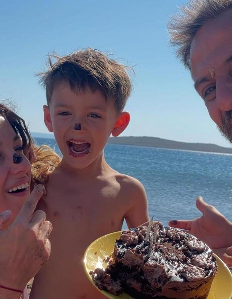 Cansu Tosun ve Erkan Kolçak Köstendilin oğulları 5 yaşına girdi