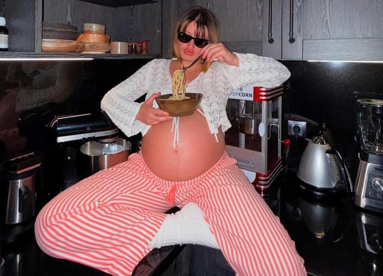 Çiçeği burnunda anne Gizem Karacadan kızına duygusal mektup Yaptığım en doğru şeysin