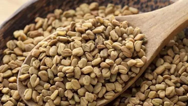 Akşam suda bekletin sabah aç karna için LDL kolesterolü yüzde 17 oranında düşürüyor, kronik iltihaba antibiyotik etkisi gösteriyor
