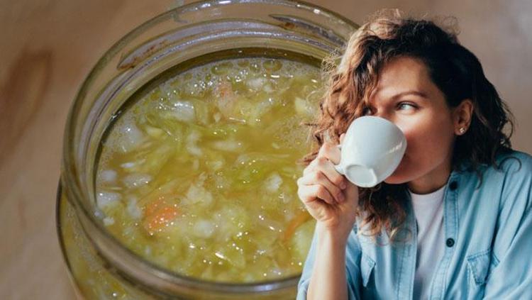 Meğer suyu bin kat daha faydalıymış Detoks etkisiyle karaciğeri cam gibi yapıyor, göbeği kağıt gibi düzleştiriyor