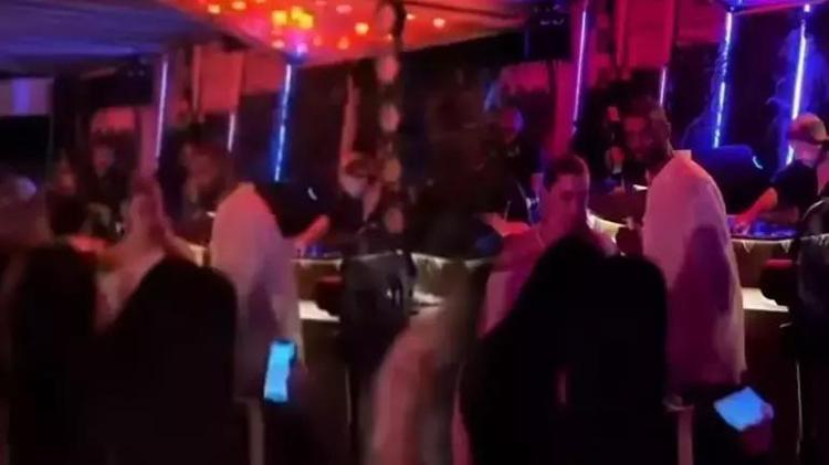 EFECAN VE YAĞMUR EĞLENİRKEN YAKALANDI