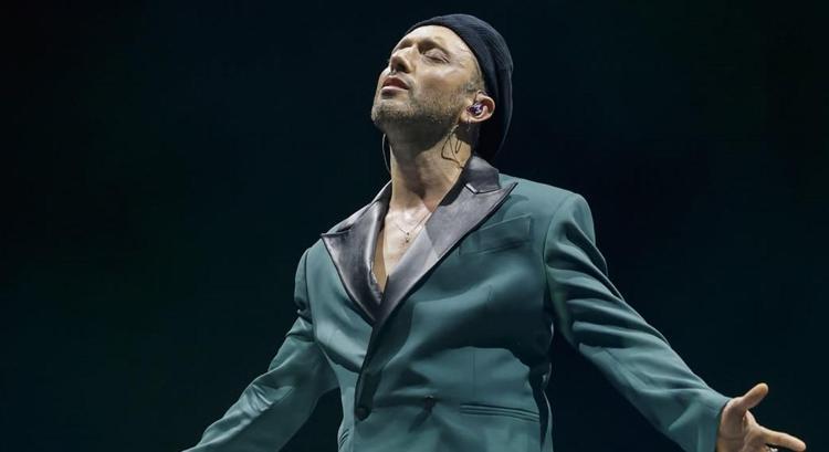 KONSERLERİN ERTELEDİ
