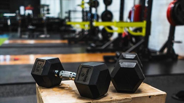 Havuz ve spor salonlarından yayılabiliyor Ayak ve tırnaklara bulaşıyor: Kaşıntı ve kızarıklığa dikkat